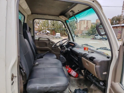 Isuzu NKR 2005