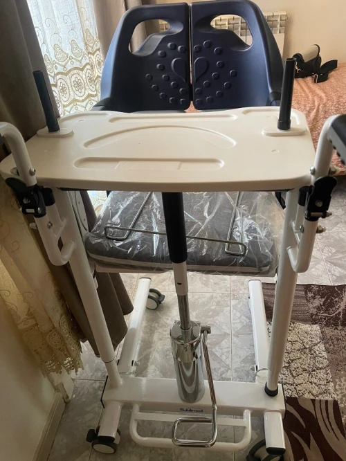Chaise de transfert hydraulique 3-en-1 : douche, toilettes et transfert