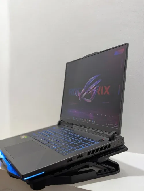 ASUS ROG Strix G16 Ryzen 9 8940HX RTX 5070 16GB 1TB 240Hz État Neuf