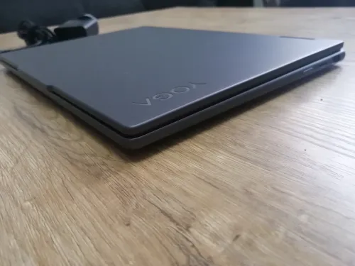 Laptop LENOVO YOGA 7i