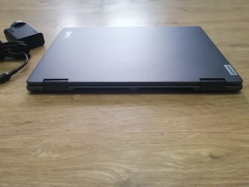 Laptop LENOVO YOGA 7i