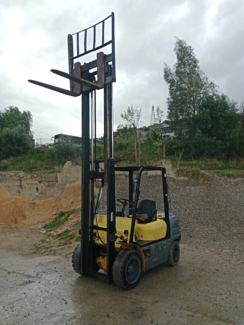 Hyundai 3 ton hauteur 4 mettre 2002