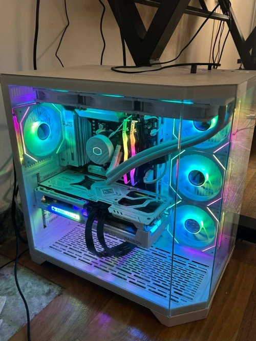 PC GAMER AMD RYZEN 7 9800X3D GPU ASROCK RX 9070XT RAM 32GB DDR5 6400MHZ + ECRAN ASUS 27" OLED 240HZ 1440p