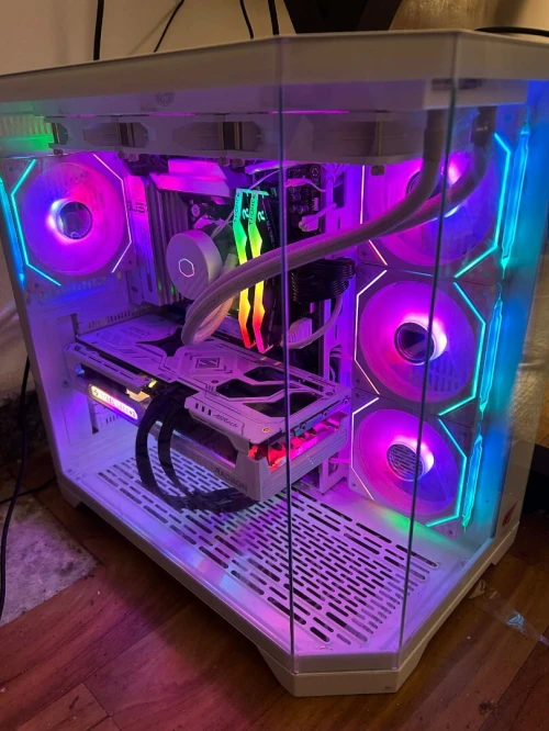 PC GAMER AMD RYZEN 7 9800X3D GPU ASROCK RX 9070XT RAM 32GB DDR5 6400MHZ + ECRAN ASUS 27" OLED 240HZ 1440p