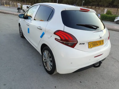 Peugeot 208 2016 Allure Facelift