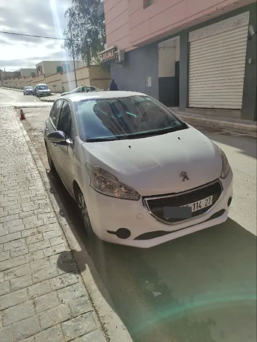Peugeot 208 2014 Silver Line