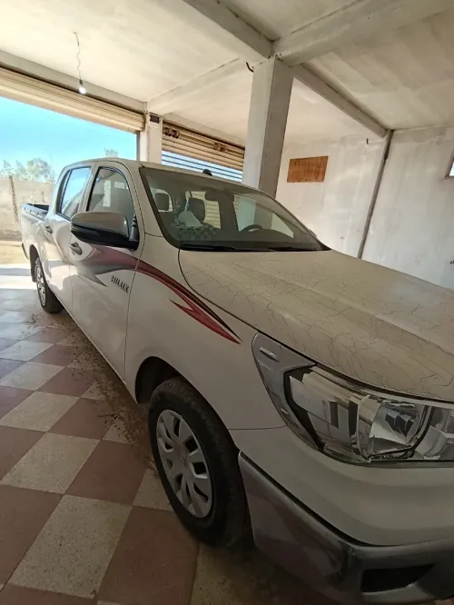 Toyota Hilux 2025 2*4