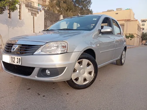 Dacia Logan 2012 1 ere MAIN 00 PEINTURE