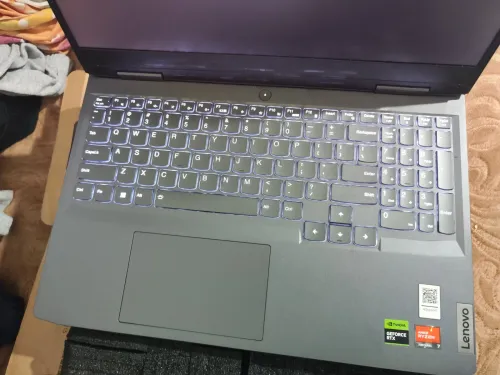 Laptop Lenovo Loq Ryzen7 rtx 4050 excellente état habt Caba prix imbattables