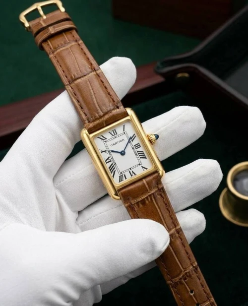 Montre de luxe Cartier Tank 34 mm