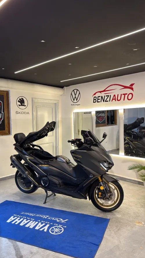 Yamaha T max 2021
