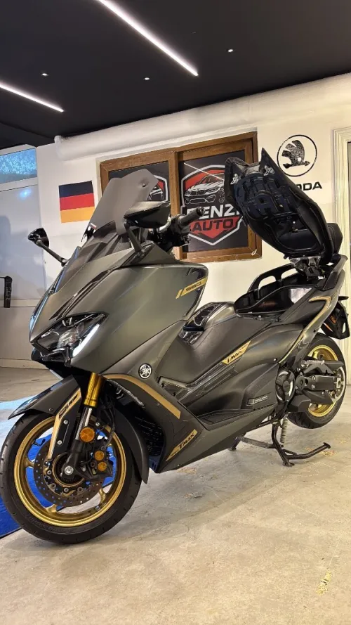 Yamaha T max 2021
