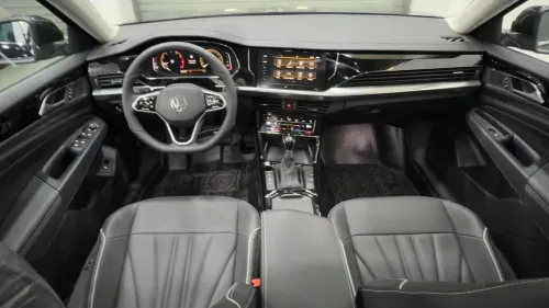Volkswagen Passat 2024 Business