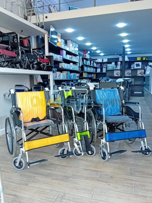 FAUTEUIL ROULANT PLIABLE كرسي متحرك قابل للطي 