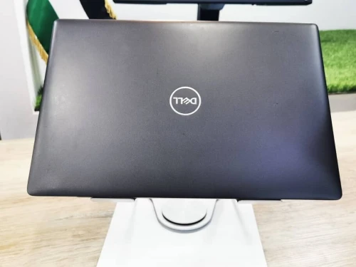 Dell 5400 i7 8665u 8Go ram 256Go Nvme