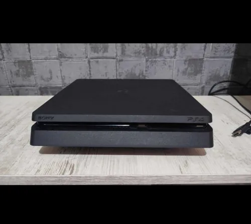 Playstation 4 slim flashée