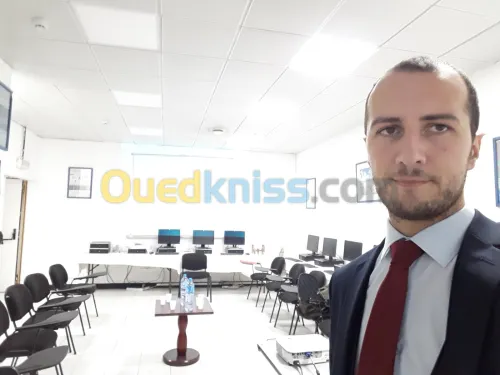 Teacher of English online and in-person. Enseignant Anglais en ligne et présentiel