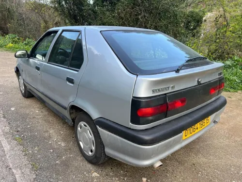 Renault 19 1995 Storia