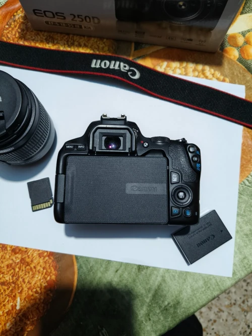 camera canon eos 250d
