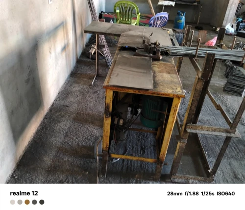 ماشينة تقطيع الحديد