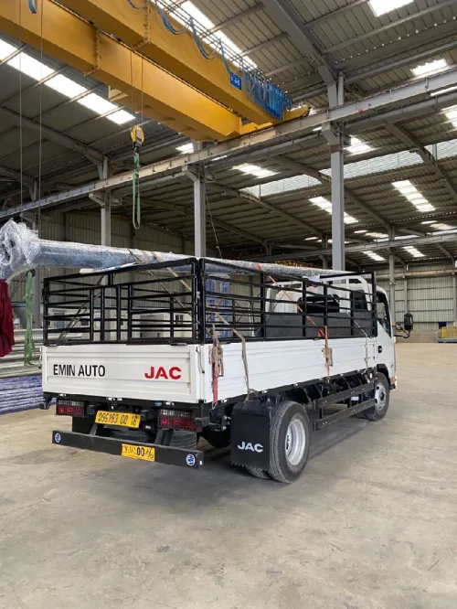 شاحنة نقل البضائع camion transport marchandise tout les distination
