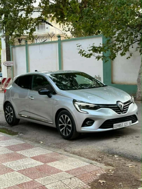 Renault Clio 5  2023 