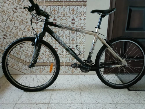  VTT Decathlon Rockrider 26"  Neuf 8 vitesses  Édition proffessionelle