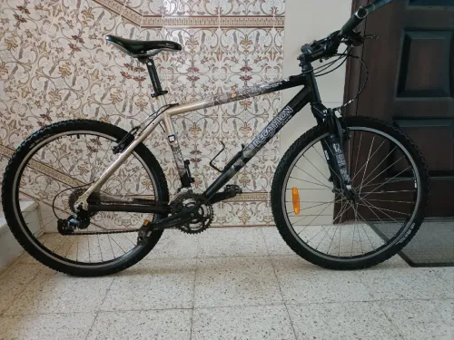 VTT Decathlon Rockrider 26"  Neuf 8 vitesses  Édition proffessionelle
