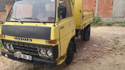 Toyota Toyota 1986 B30