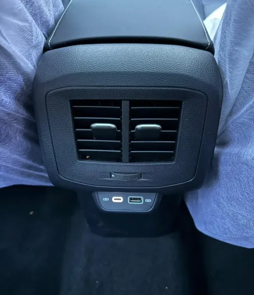 Volkswagen Tharu 2025 Xr