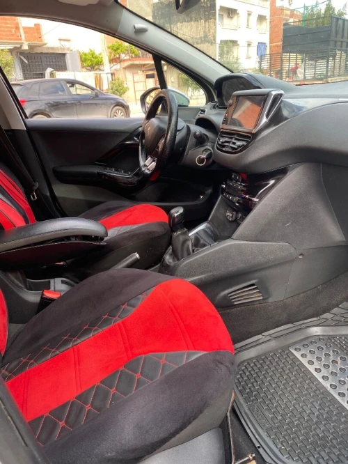 Peugeot 208 2015 Allure