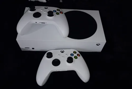  Xbox Series S 1To(2025) + 2 Manettes Originales  