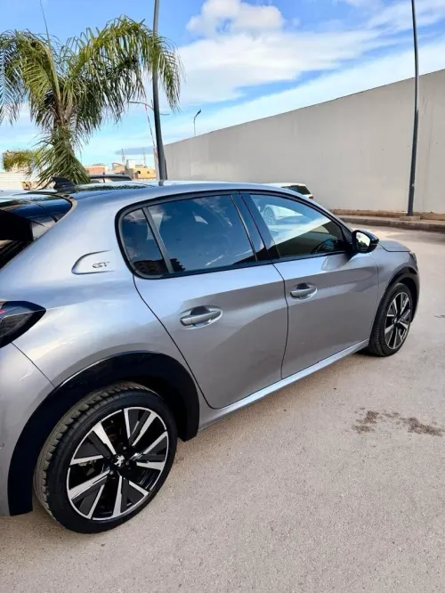 Peugeot 208 2023 GT