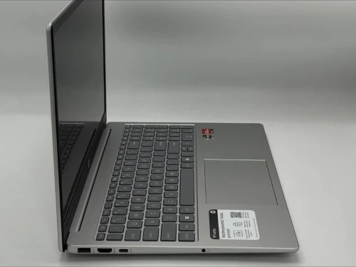LAPTOP HP 15 AMD RYZEN 7-7730U / DDR4 16GB / SSD 512GB / ECRAN FHD 15.6" TACTILE NEUF SOUS EMBALLAGE