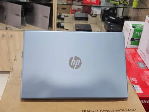 LAPTOP HP 15 AMD RYZEN 7-7730U DDR4 16GB SSD 1TB ECRAN FHD 15.6" NEUF SOUS EMBALLAGE