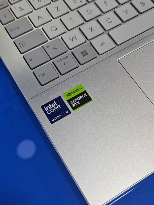 LAPTOP ASUS VIVOBOOK PRO 15 N6506C ULTRA 9-285H DDR5 24GB SSD 2TB RTX 4050 6GB ECRAN 15.6" OLED 3K NEUF SOUS EMBALLAGE