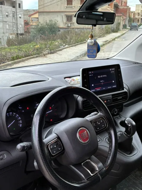 Fiat Doblo 2023 Comercial