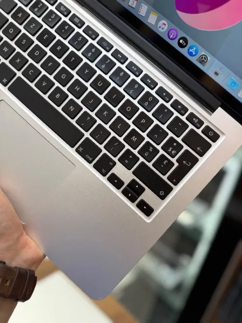 MacBook Pro 2015 i5 8Go 256Go - Intel UHD Graphics