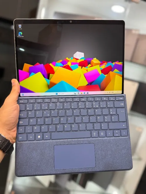 Microsoft SurFace Pro 10 Ultra 5 135U - 16Go - 256Go - Intel Graphics