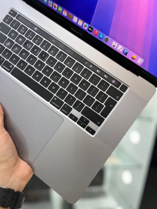 MacBook Pro 2019 16 Retina - i9 - 16Go Ram - 1To SSD - Radeon 5500M 4Gb
