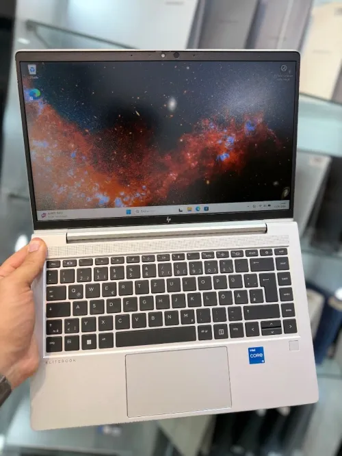 HP EliteBook 640 G10 - i5 1335U - 16Go - 256Go - Intel UHD Graphics