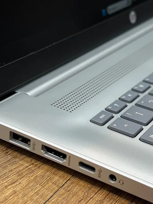 HP Laptop 17s FHD - i5 1235U - 16Go - 512Go - Intel Iris Xe Graphics 
