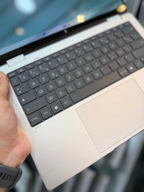 HP ENVY OLED 2-in-1 - Ryzen 7 8740Hs - 16Go Ram - 512Go SSD - AMD Radeon Graphics