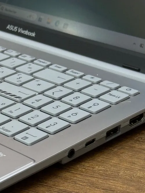 Asus VivoBook 15 Go FHD - Ryzen 5 7520U - 16Go - 512Go - Radeon 610M Graphics