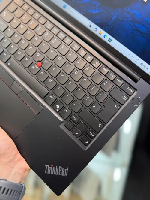 Lenovo ThinkPad E14 FHD - Ryzen 7 7735Hs - 16Go - 512Go - AMD Radeon 680M