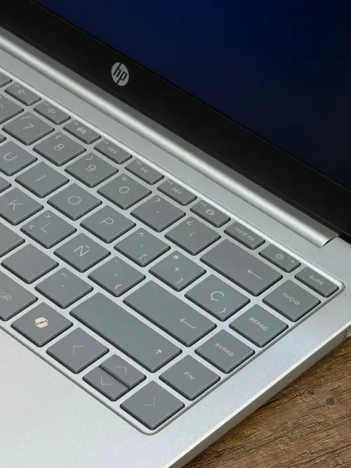 HP Laptop 14s FHD - i7 1255U - 16Go Ram - 512Go SSD - Intel Iris Xe Graphics