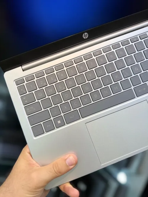 HP Laptop 14s FHD - i7 1255U - 16Go Ram - 512Go SSD - Intel Iris Xe Graphics