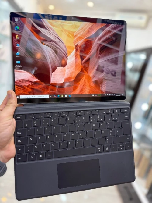 Microsoft Surface Pro 8 13" - i5 1135G7 - 8Go Ram - 256go SSD - Intel Iris Xe