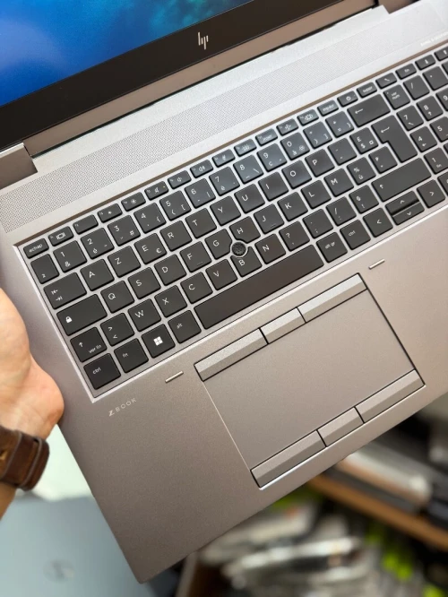 HP ZBOOK FURY G8 17" i7 11850H - 32Go - 512Go - RTX 3000 6Go