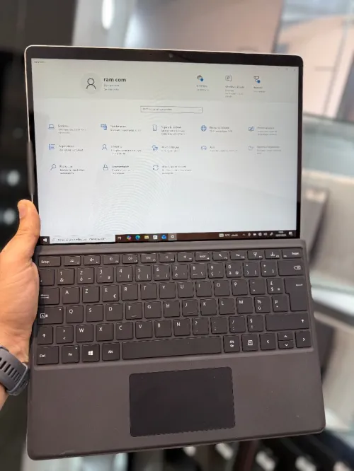 Microsoft Surface Pro 8 13" - i5 1135G7 - 8Go Ram - 256go SSD - Intel Iris Xe